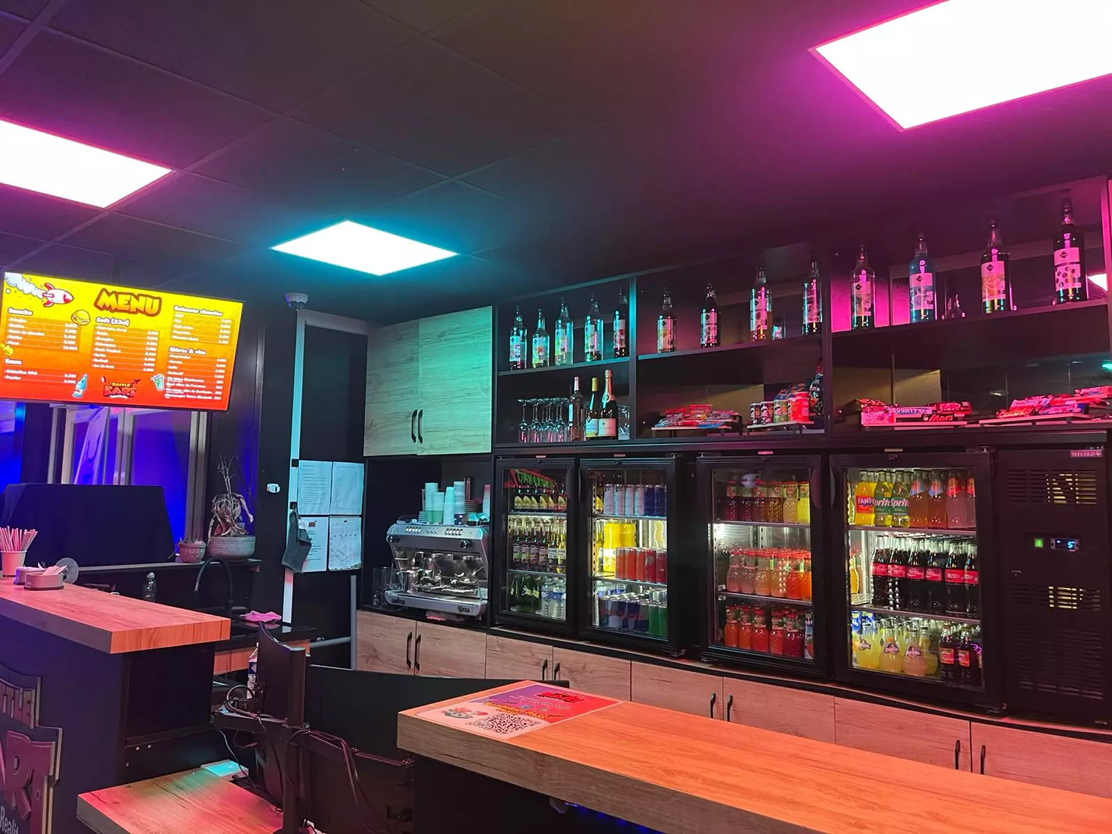 BattleKart Paris Sud  propose un large choix de boissons et snack 