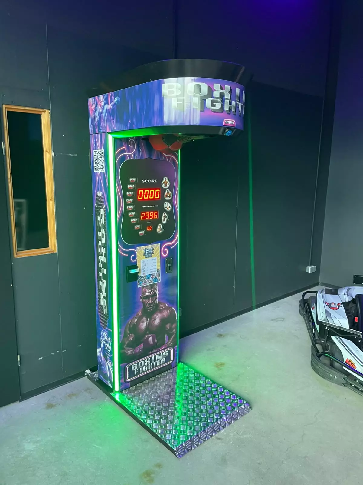 Boxautomat bei BattleKart Würzburg in Estenfeld.
