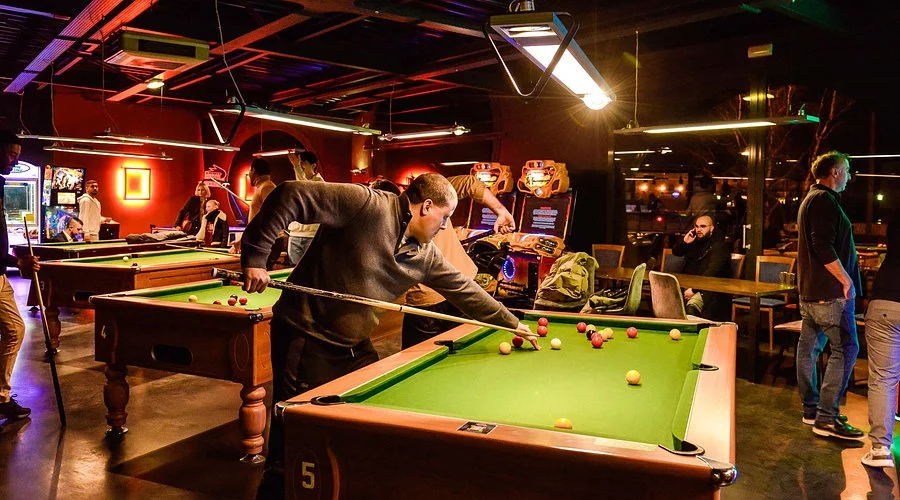 Billards Jeux Arcade Familles Amis Collègues Séminaire Team Building Afterwork Anniversaire